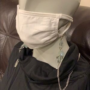 Handmade face mask holder/line yard